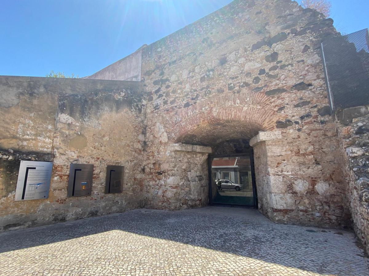 Apartamento 1 Quarto, Com Patio, Em Frente Praia Paço de Arcos Екстериор снимка
