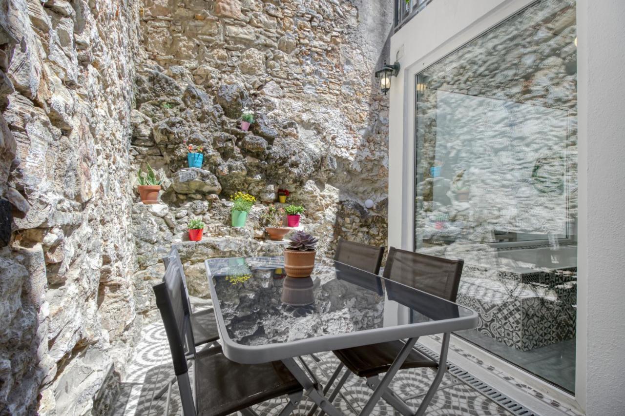 Apartamento 1 Quarto, Com Patio, Em Frente Praia Paço de Arcos Екстериор снимка