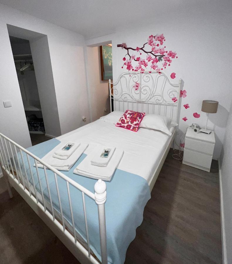 Apartamento 1 Quarto, Com Patio, Em Frente Praia Paço de Arcos Екстериор снимка