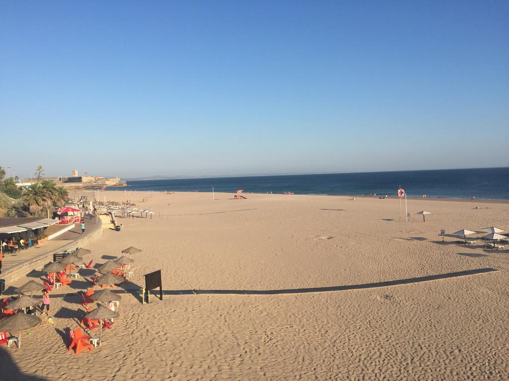 Apartamento 1 Quarto, Com Patio, Em Frente Praia Paço de Arcos Екстериор снимка